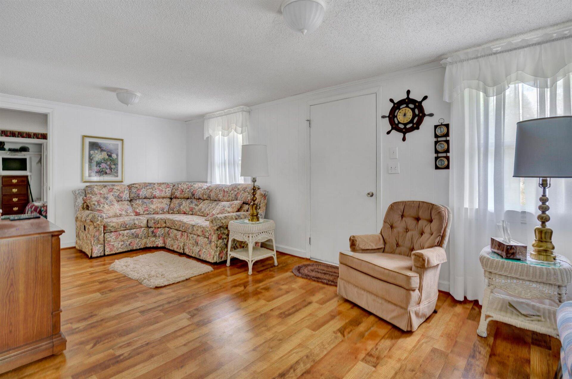 4157 Smith Mountain Road Penhook, VA 24137 - Photo 4 of 46 04-041520210007
