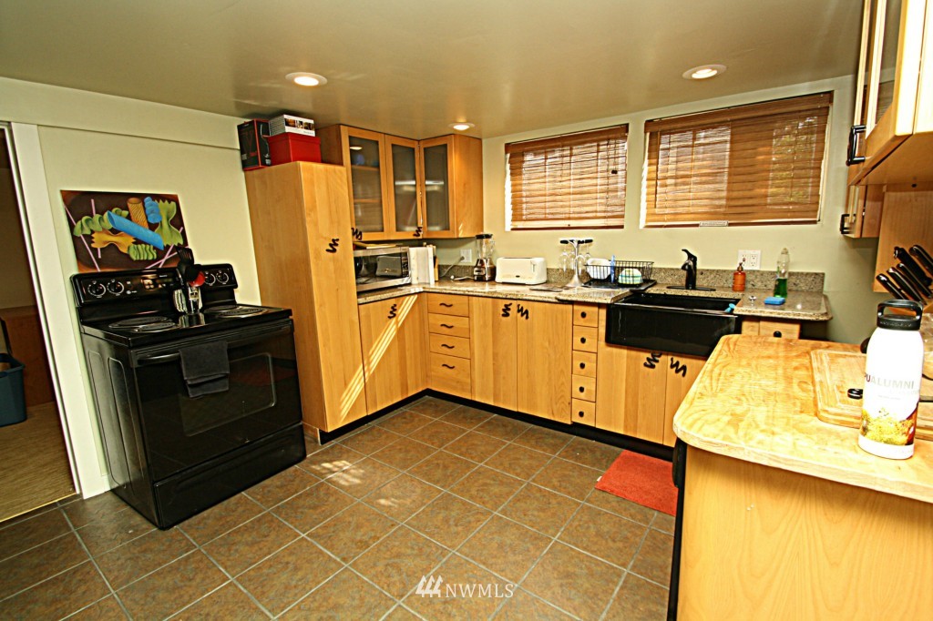 812 North 47th Street Seattle, WA 98103 - Photo 18 of 24 Gallery Image 18