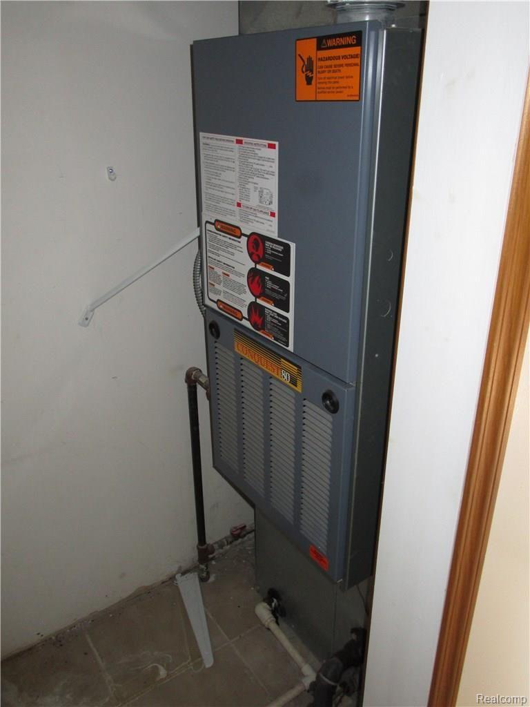 21865 Power Road Farmington, MI 48336 - Photo 17 of 29 IMG_7167.JPG