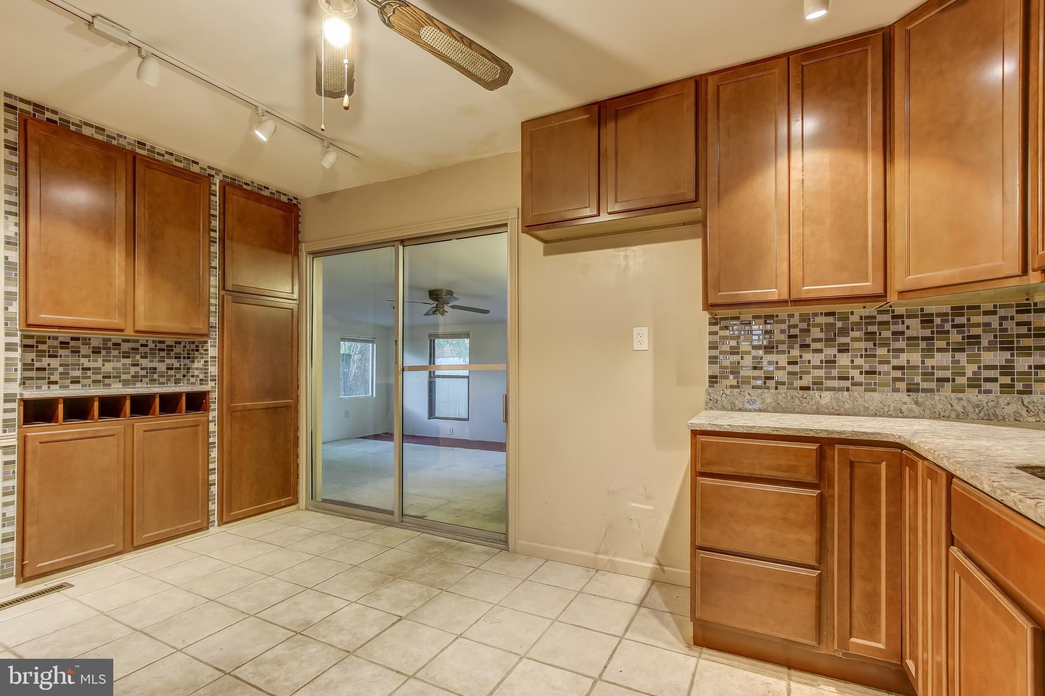 6206 Alamo Street Springfield, VA 22150 - Photo 7 of 22