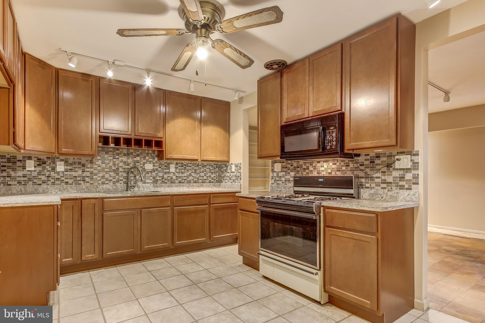 6206 Alamo Street Springfield, VA 22150 - Photo 9 of 22