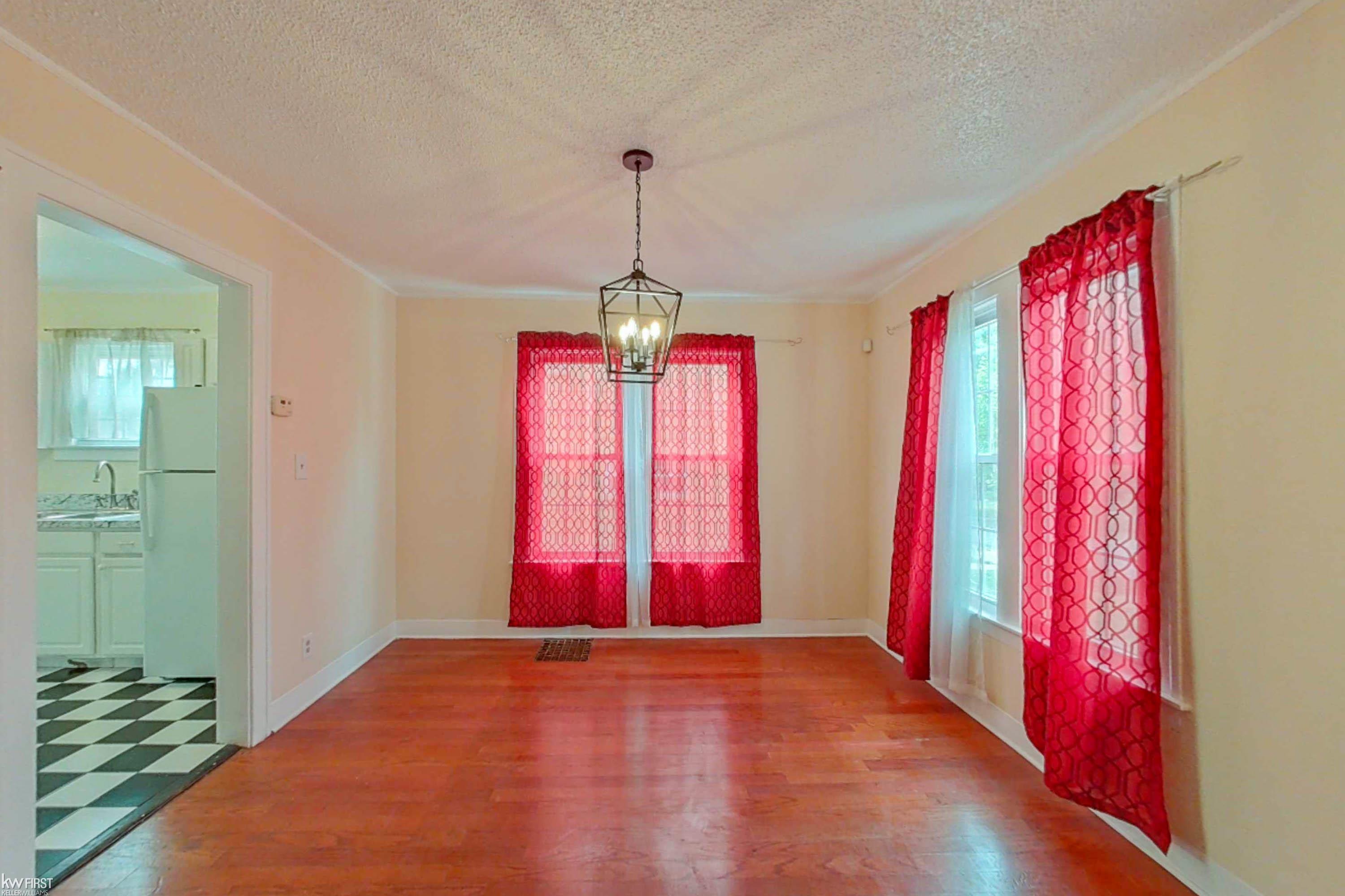 48 East Iroquois Road Pontiac, MI 48341 - Photo 9 of 52