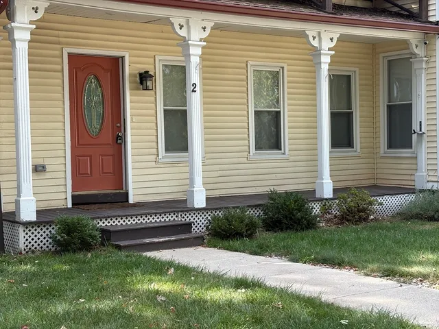 $2,100 | 2 Chapel Place, Unit 1, Pepperell, MA 01463