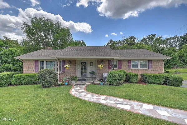 $350,000 | 459 McArthur Circle, Bristol, VA 24201