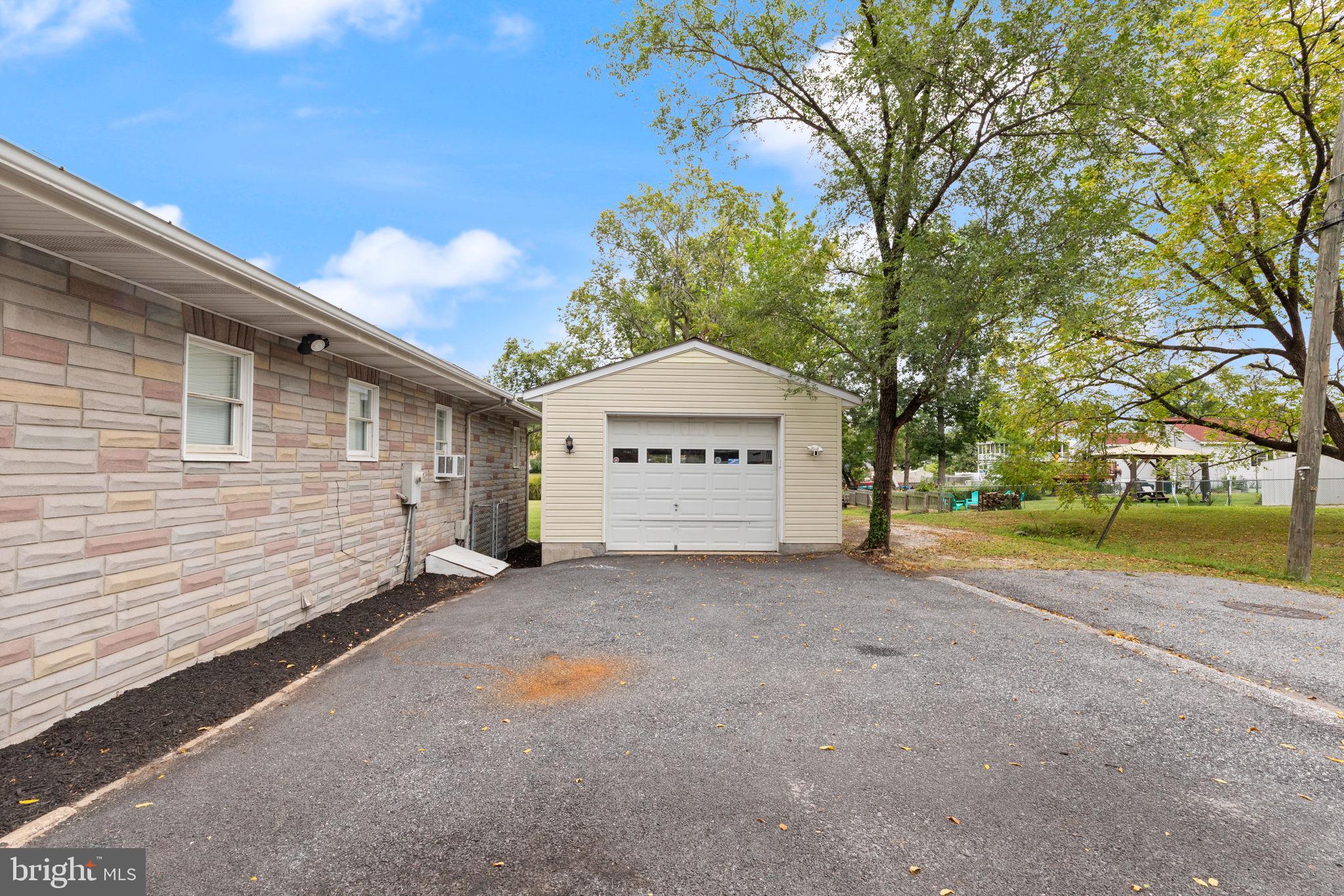 2424 Suncrest Road Sparrows Point, MD 21219 - Photo 3 of 40 Gallery Image 3
