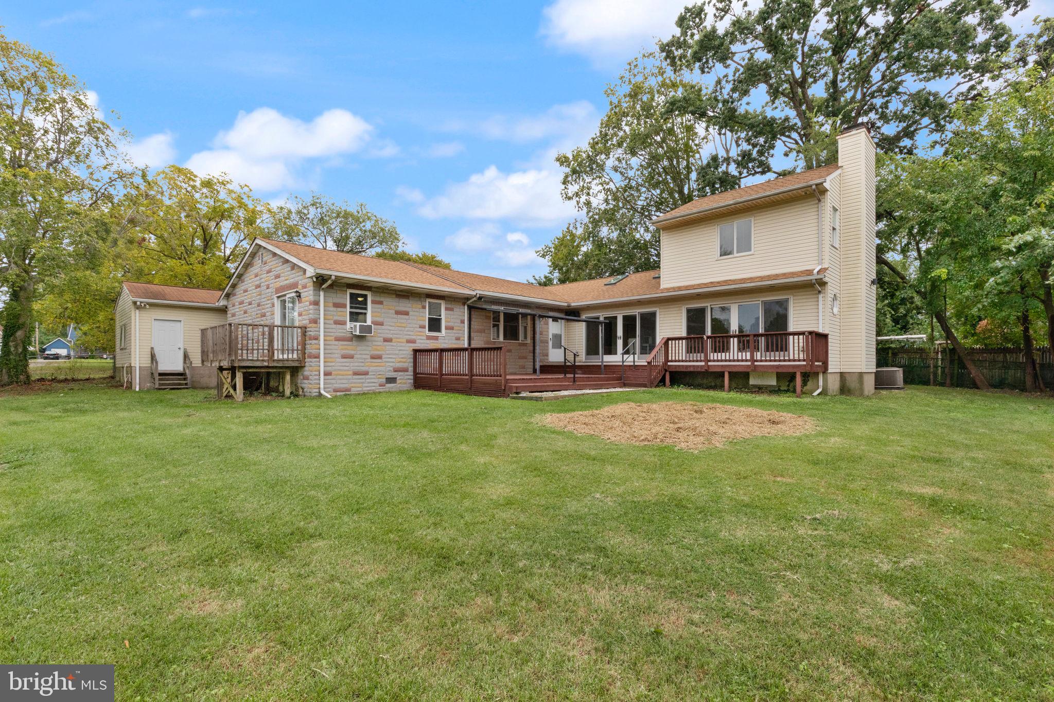 2424 Suncrest Road Sparrows Point, MD 21219 - Photo 36 of 40 Gallery Image 36