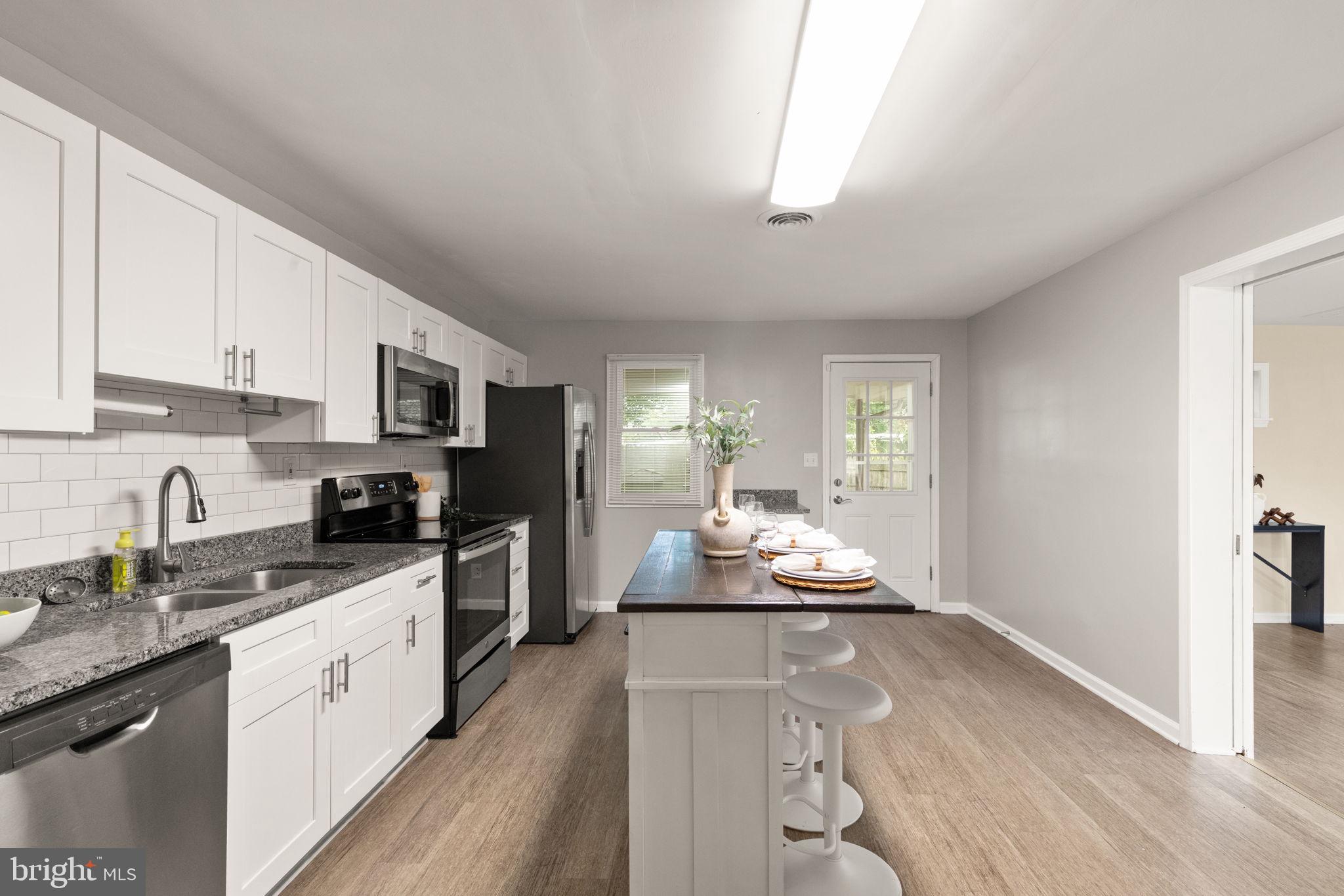 2424 Suncrest Road Sparrows Point, MD 21219 - Photo 6 of 40 Gallery Image 6
