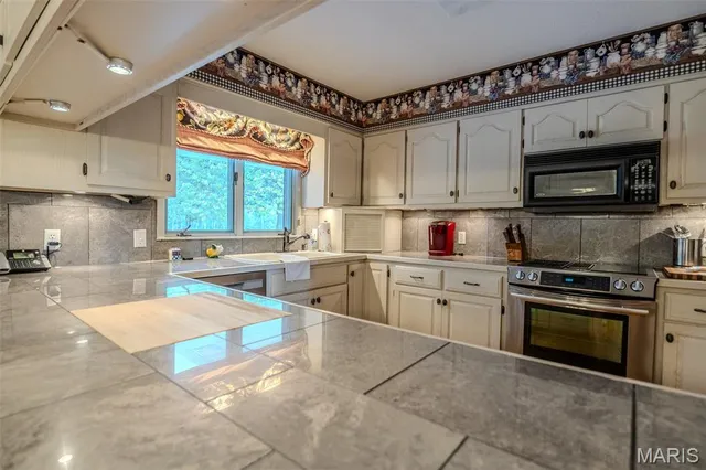 $850,000 | 21355 County Road 5-406, Lebanon, MO 65536