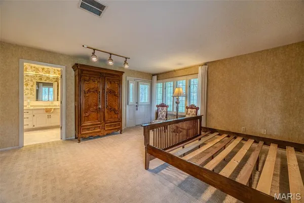 $850,000 | 21355 County Road 5-406, Lebanon, MO 65536