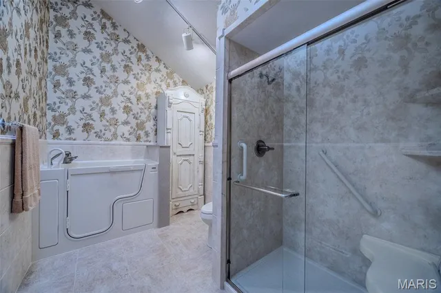 $850,000 | 21355 County Road 5-406, Lebanon, MO 65536