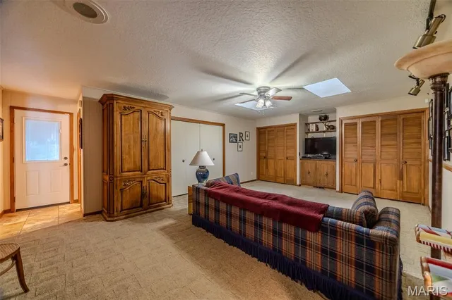 $850,000 | 21355 County Road 5-406, Lebanon, MO 65536