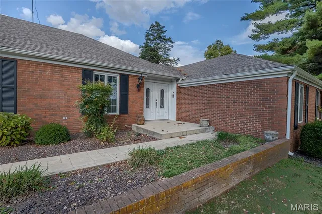 $850,000 | 21355 County Road 5-406, Lebanon, MO 65536