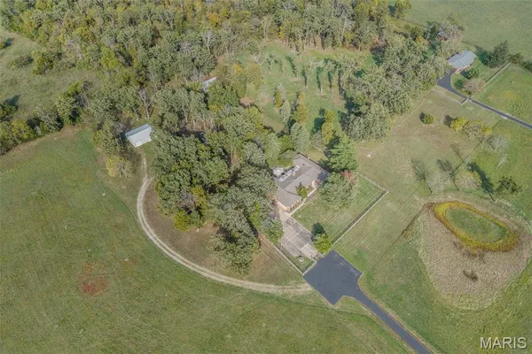 $850,000 | 21355 County Road 5-406, Lebanon, MO 65536