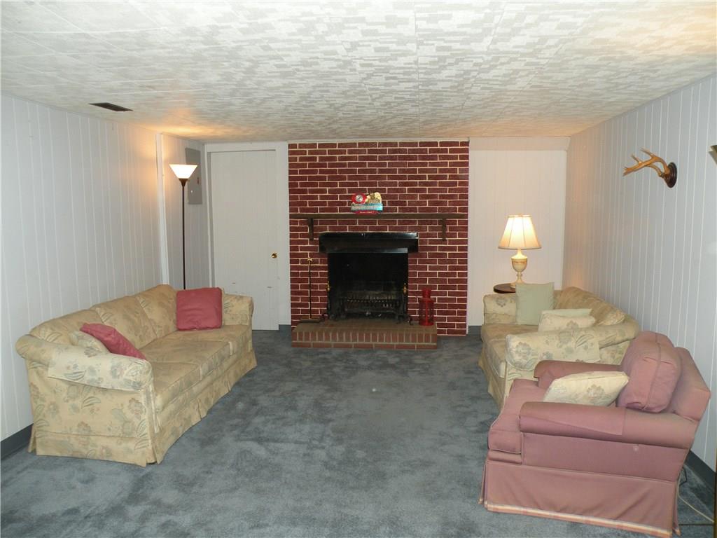 346 Goldsmith Road Pittsburgh, PA 15237 - Photo 11 of 14 Gameroom