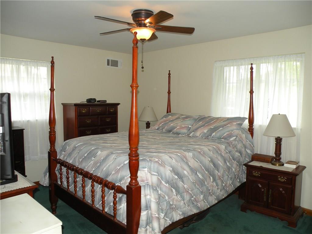 346 Goldsmith Road Pittsburgh, PA 15237 - Photo 12 of 14 Master Bedroom
