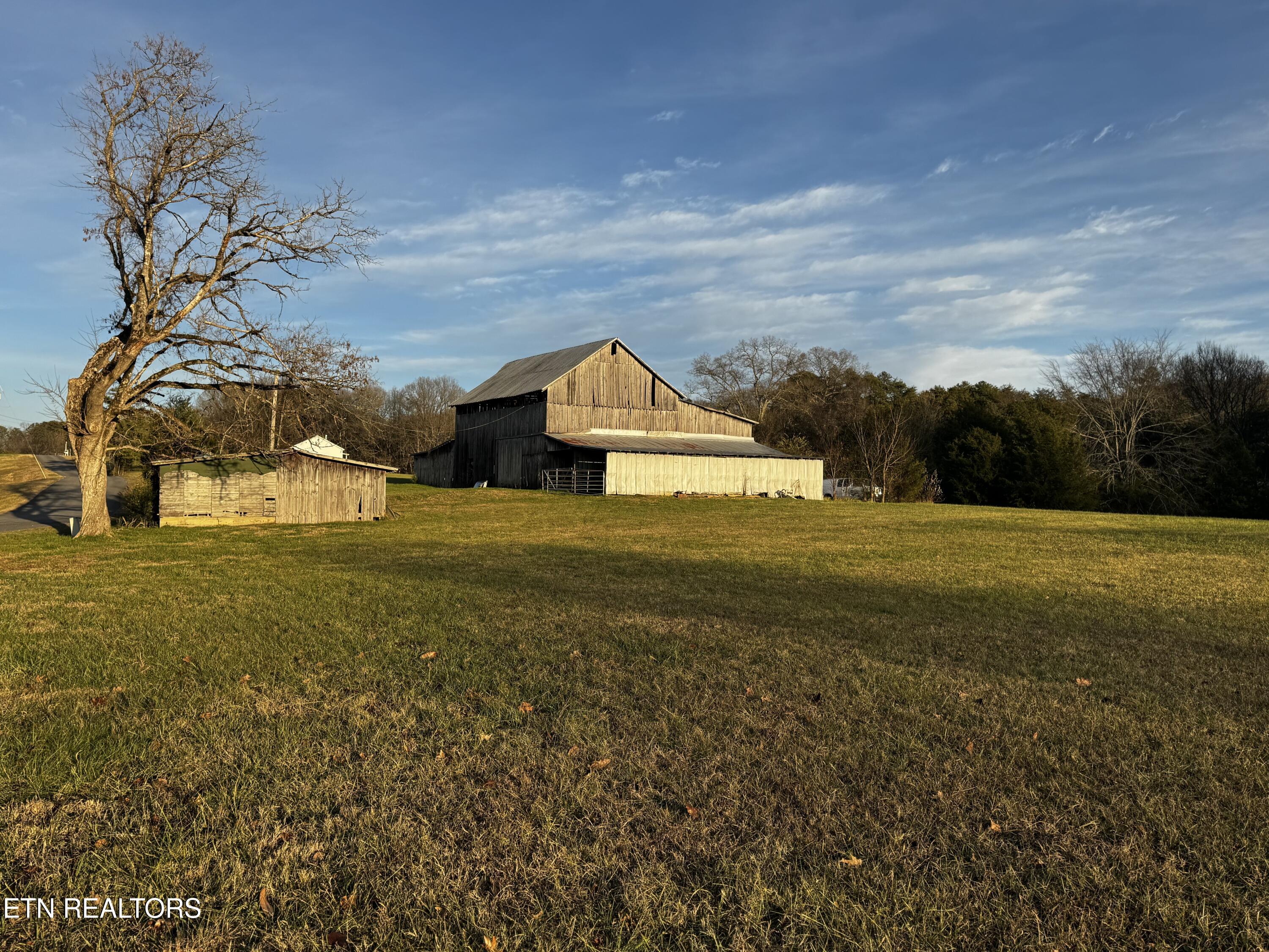 1545 Slover Springs Road Dandridge, TN 37725 - Photo 40 of 55 barn