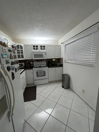 $2,300 | 17000 Northwest 67th Avenue, Unit 123, Hialeah, FL 33015