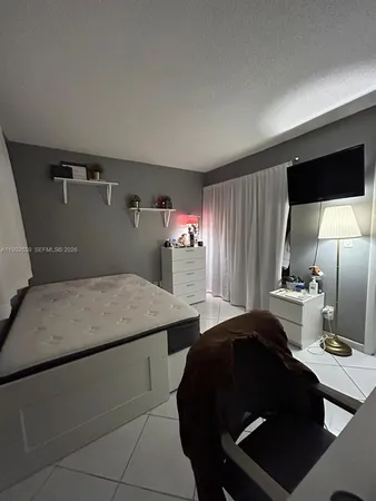 $2,300 | 17000 Northwest 67th Avenue, Unit 123, Hialeah, FL 33015