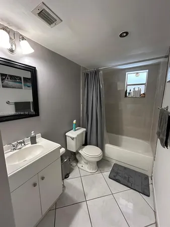 $2,300 | 17000 Northwest 67th Avenue, Unit 123, Hialeah, FL 33015