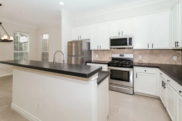 $2,895 | 2605 Cheshire Oaks Drive, Houston, TX 77054