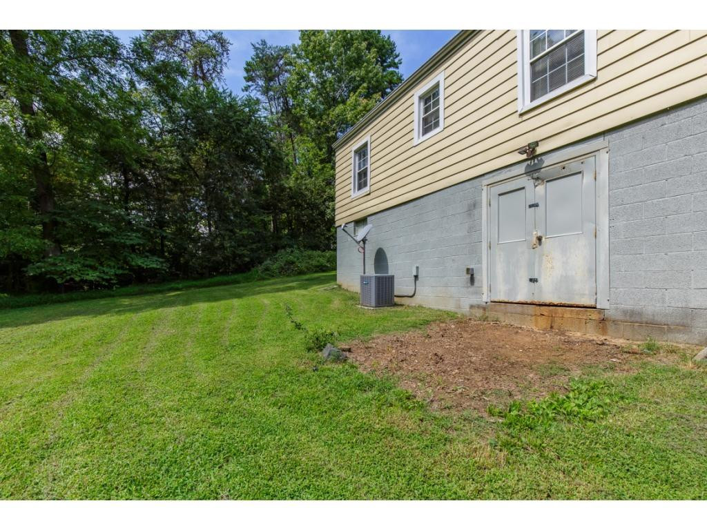 1025 East Hanover Road Graham, NC 27253 - Photo 16 of 18 Gallery Image 16