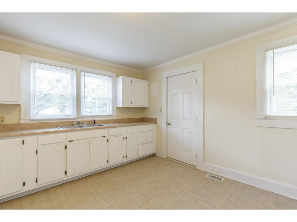 1025 East Hanover Road Graham, NC 27253 - Photo 10 of 18 Gallery Image 10