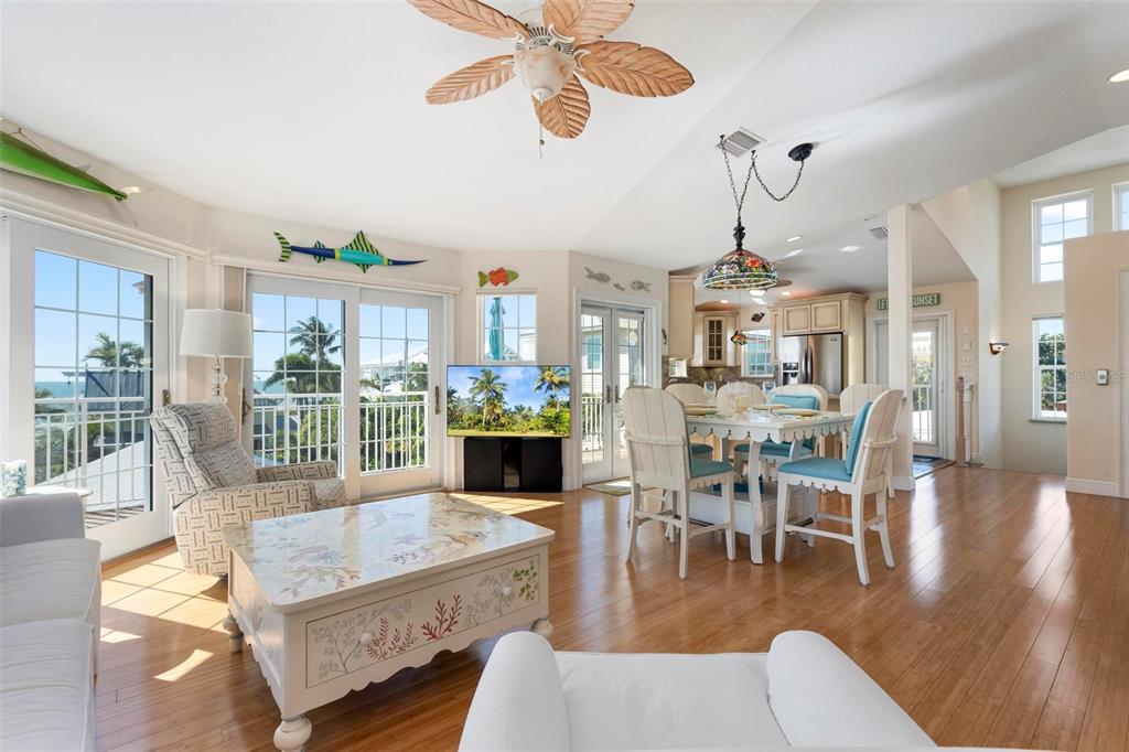 106 79th Street Holmes Beach, FL 34217 - Photo 9 of 98