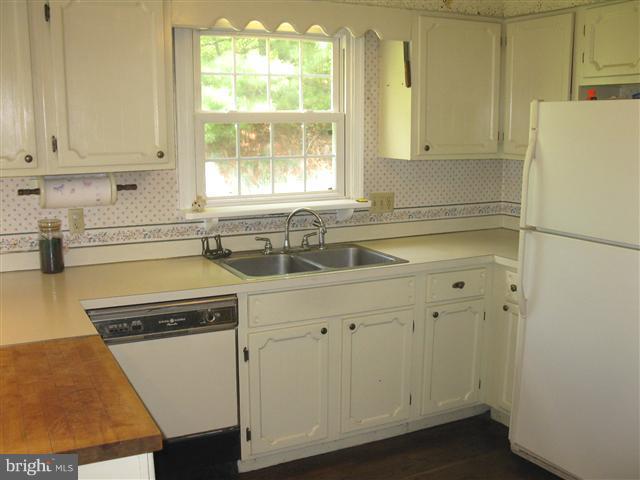 435 Blacksnake Road Elkton, MD 21921 - Photo 9 of 24 Kitchen