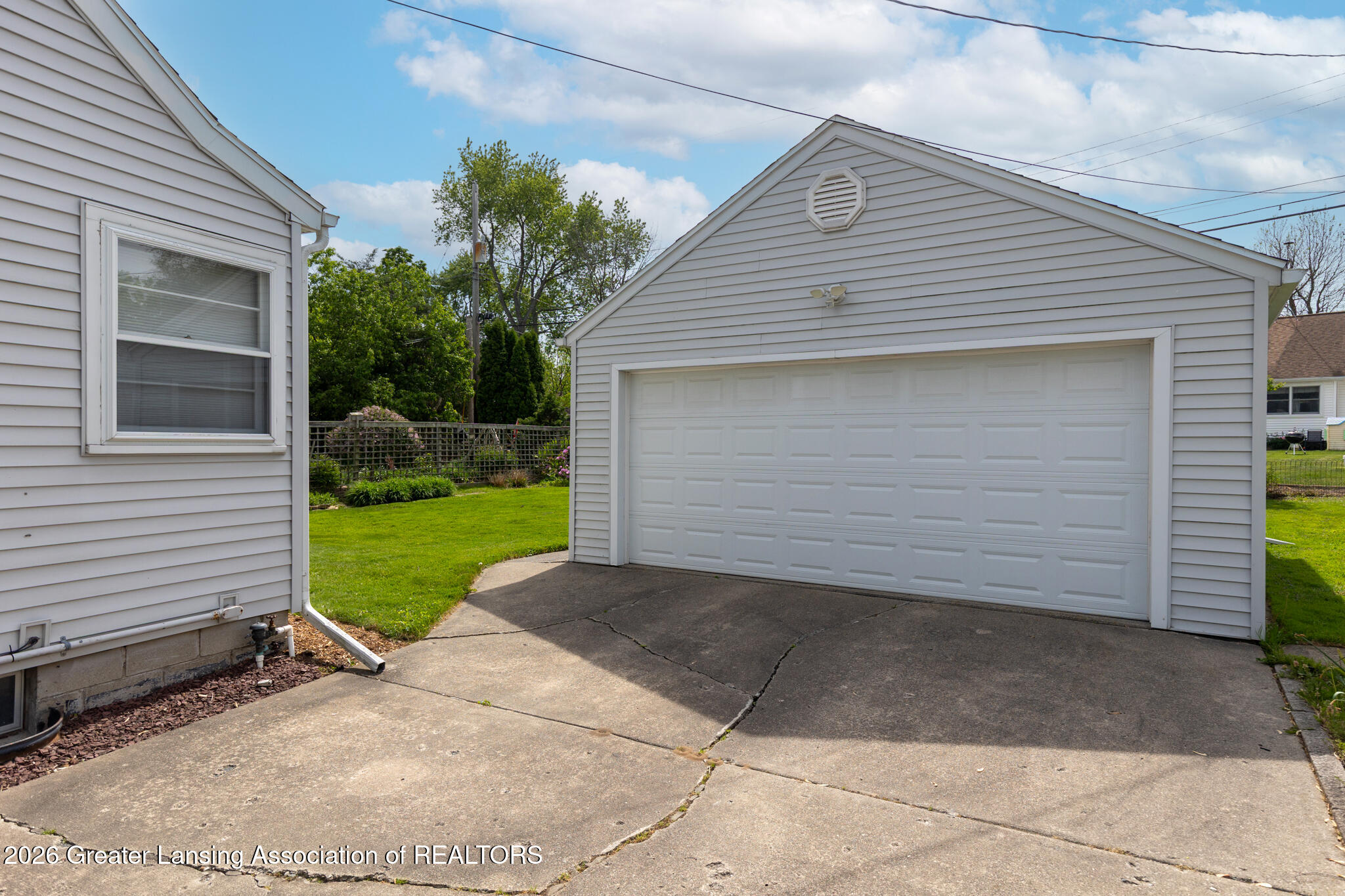 2222 Fairfax Road Lansing, MI 48910 - Photo 5 of 42 2222_Fairfax_EXTERIOR_KAREN-5