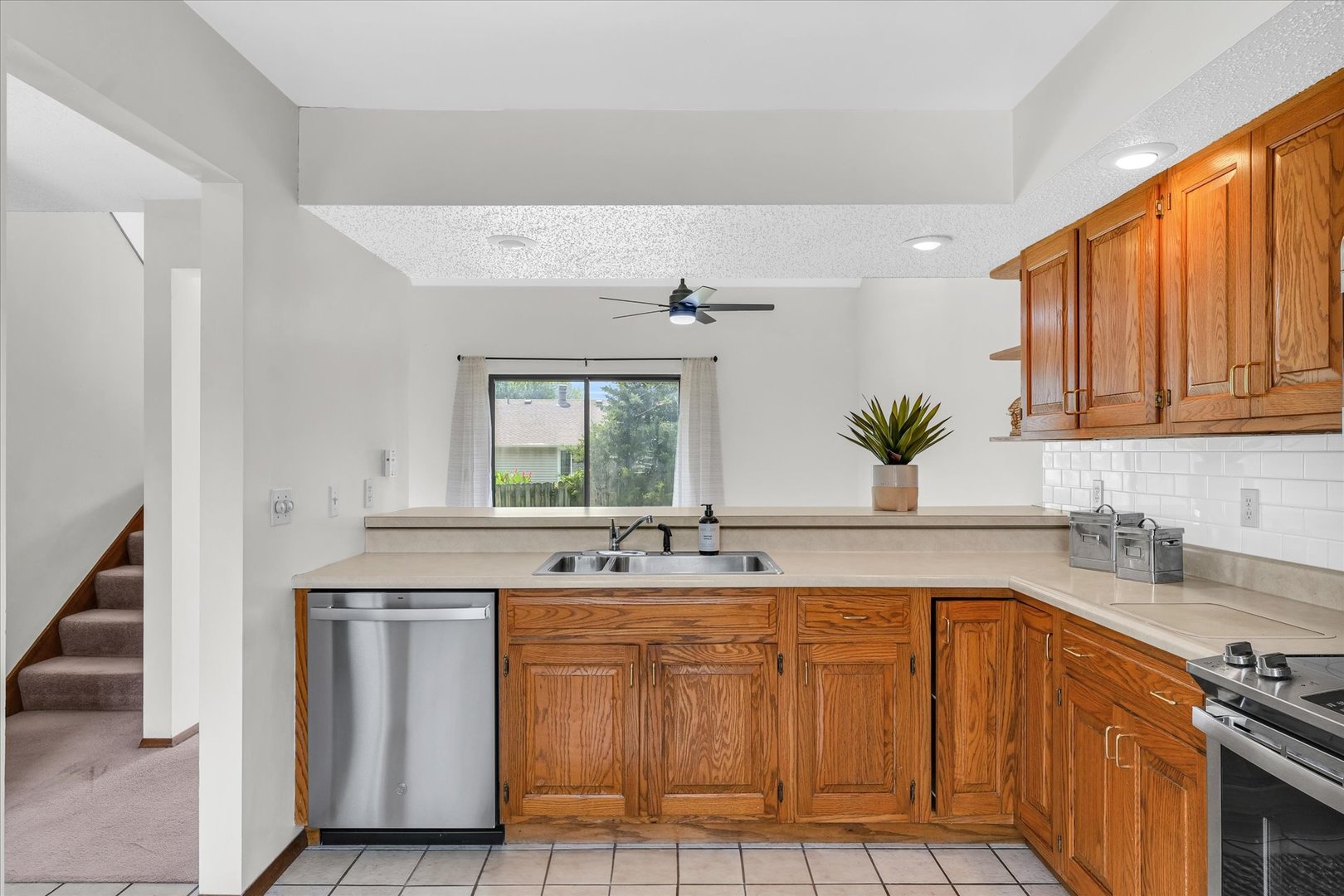 706 Higgins Road Champaign, IL 61822 - Photo 8 of 37 Gallery Image 8