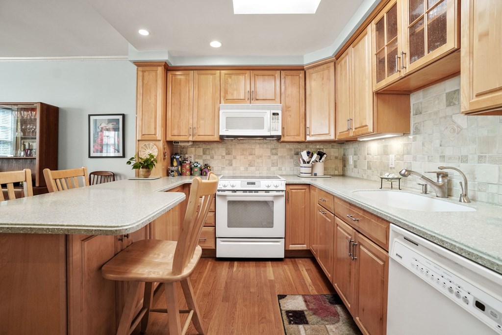 30 Dean Road, Unit D3 Brookline, MA 02445 - Photo 9 of 33 Gallery Image 9