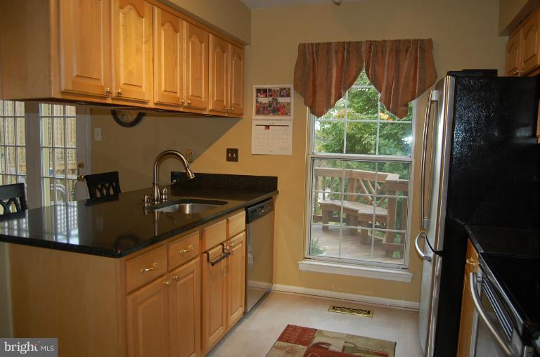 15135 Callohan Court Silver Spring, MD 20906 - Photo 12 of 27 Kitchen