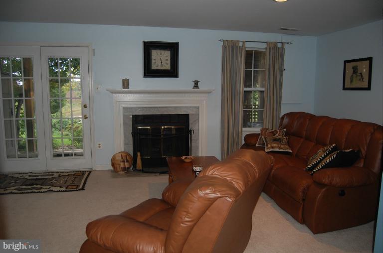 15135 Callohan Court Silver Spring, MD 20906 - Photo 9 of 27 Family Room