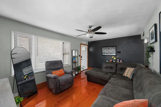 $218,000 | 1209 Meadow Ln Drive, Bettendorf, IA 52722