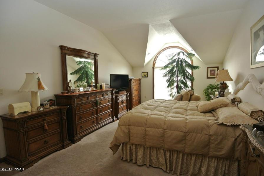 521 Gandolf Road Tamiment, PA 18371 - Photo 24 of 28 Gallery Image 24