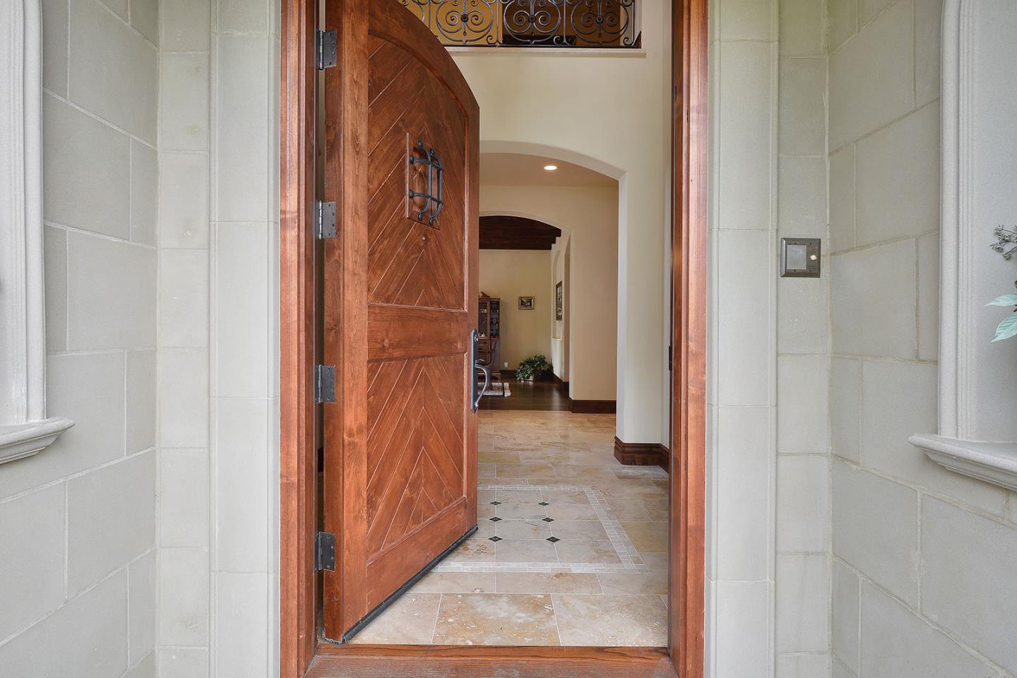 632 Fairway Circle Hillsborough, CA 94010 - Photo 4 of 56