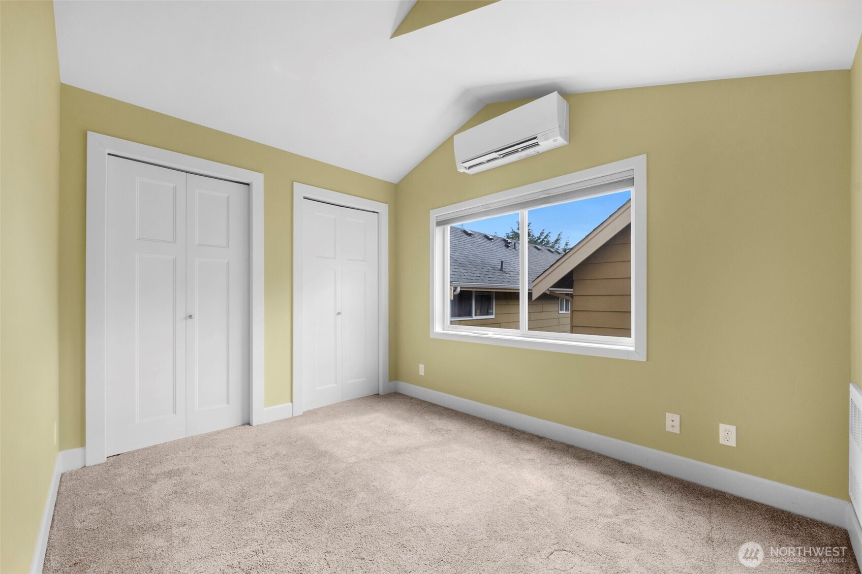 2118 West Ruffner Street Seattle, WA 98199 - Photo 18 of 37 a view of an empty room with a window