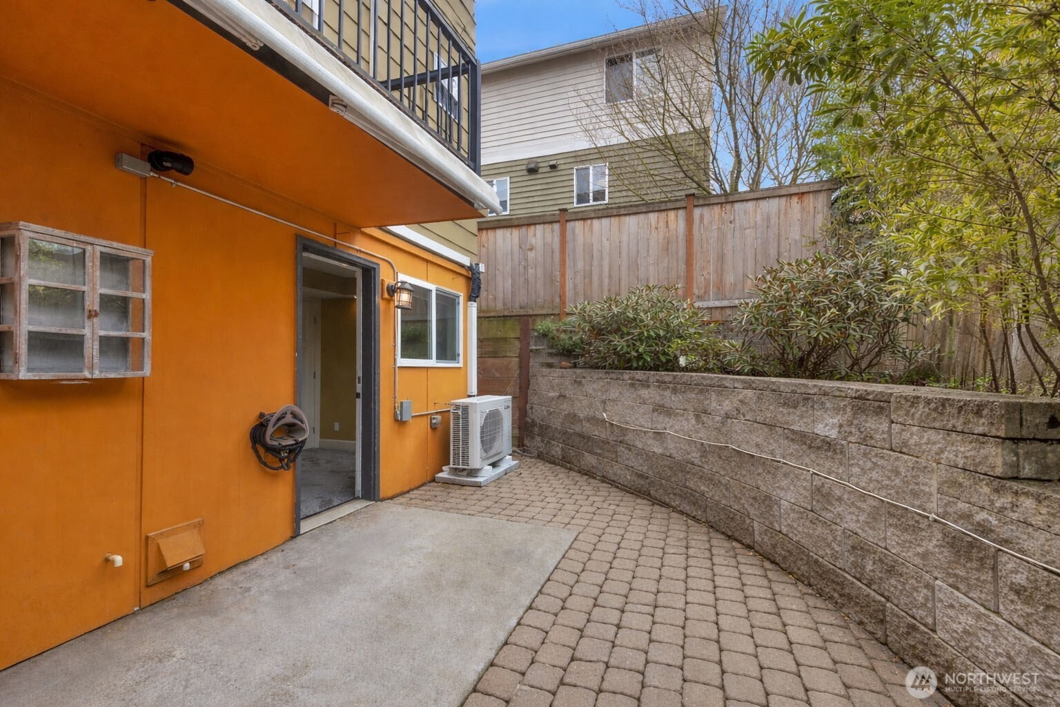 2118 West Ruffner Street Seattle, WA 98199 - Photo 27 of 37 a view of a pathway with a building in the background
