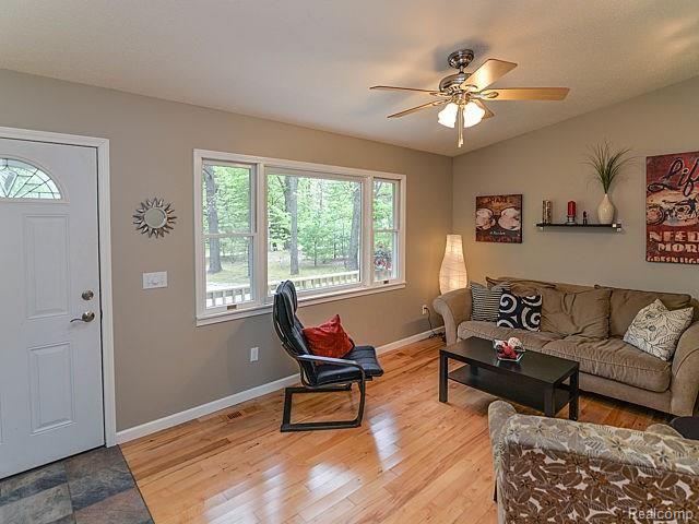 5859 Crandall Road Howell, MI 48855 - Photo 11 of 46 aug_1096.jpg