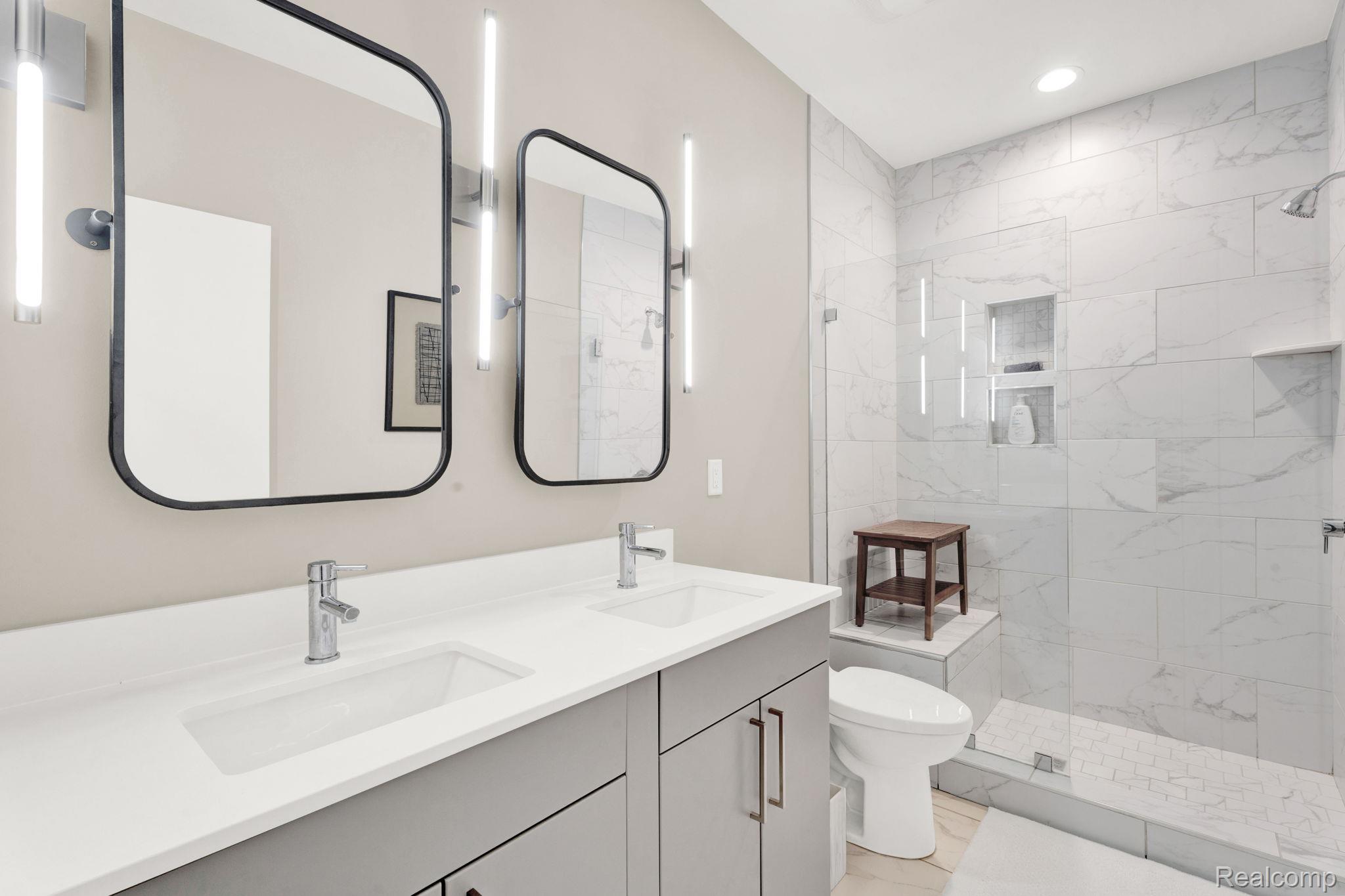 2850 John R Street Detroit, MI 48201 - Photo 15 of 42 En Suite Bathroom with large tile shower