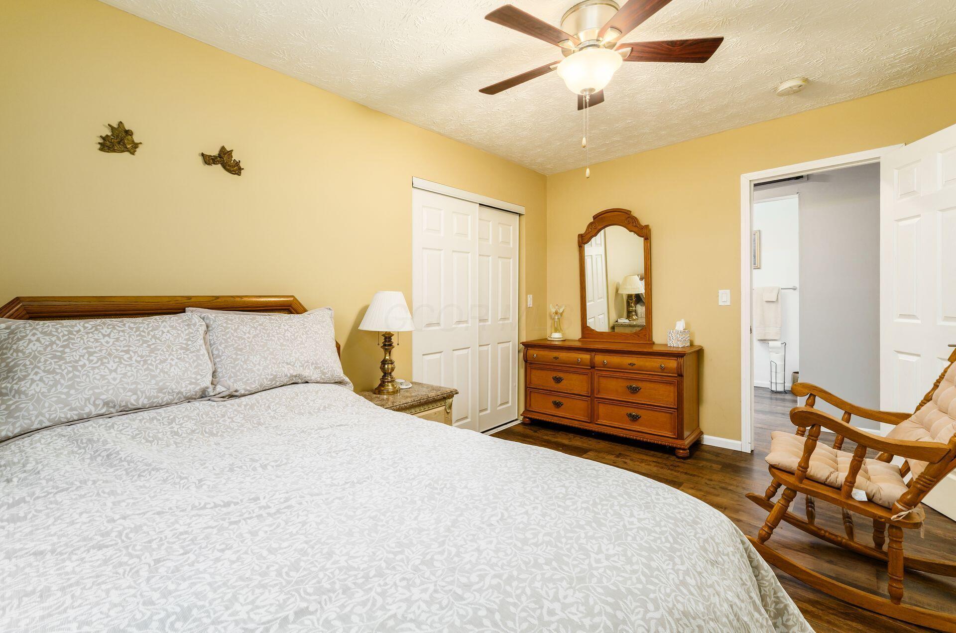 5130 Summit Road Southwest Pataskala, OH 43062 - Photo 13 of 21 Second bedroom perfect for guest.