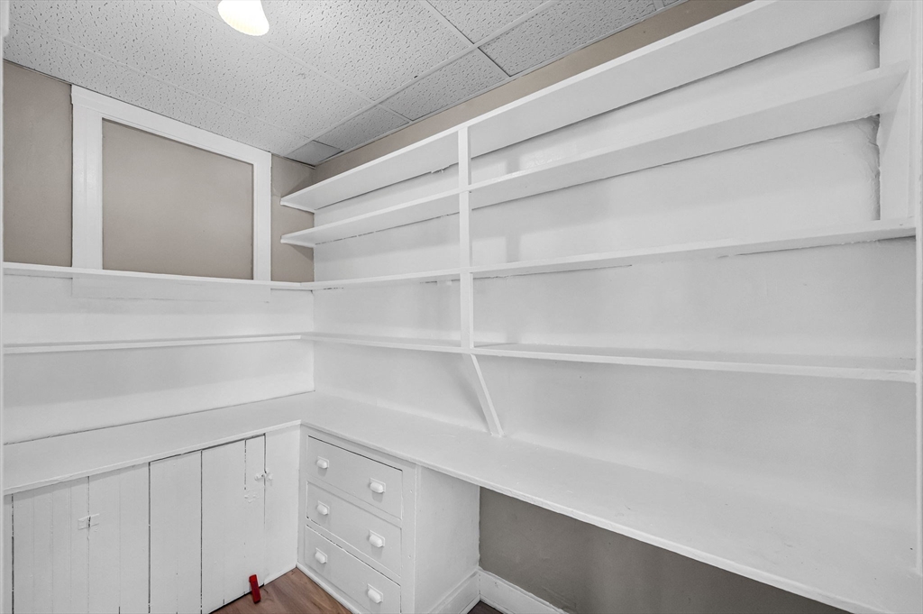 92 Woodside Terrace, Unit 3R Springfield, MA 01108 - Photo 5 of 42 a view of an empty walk in closet