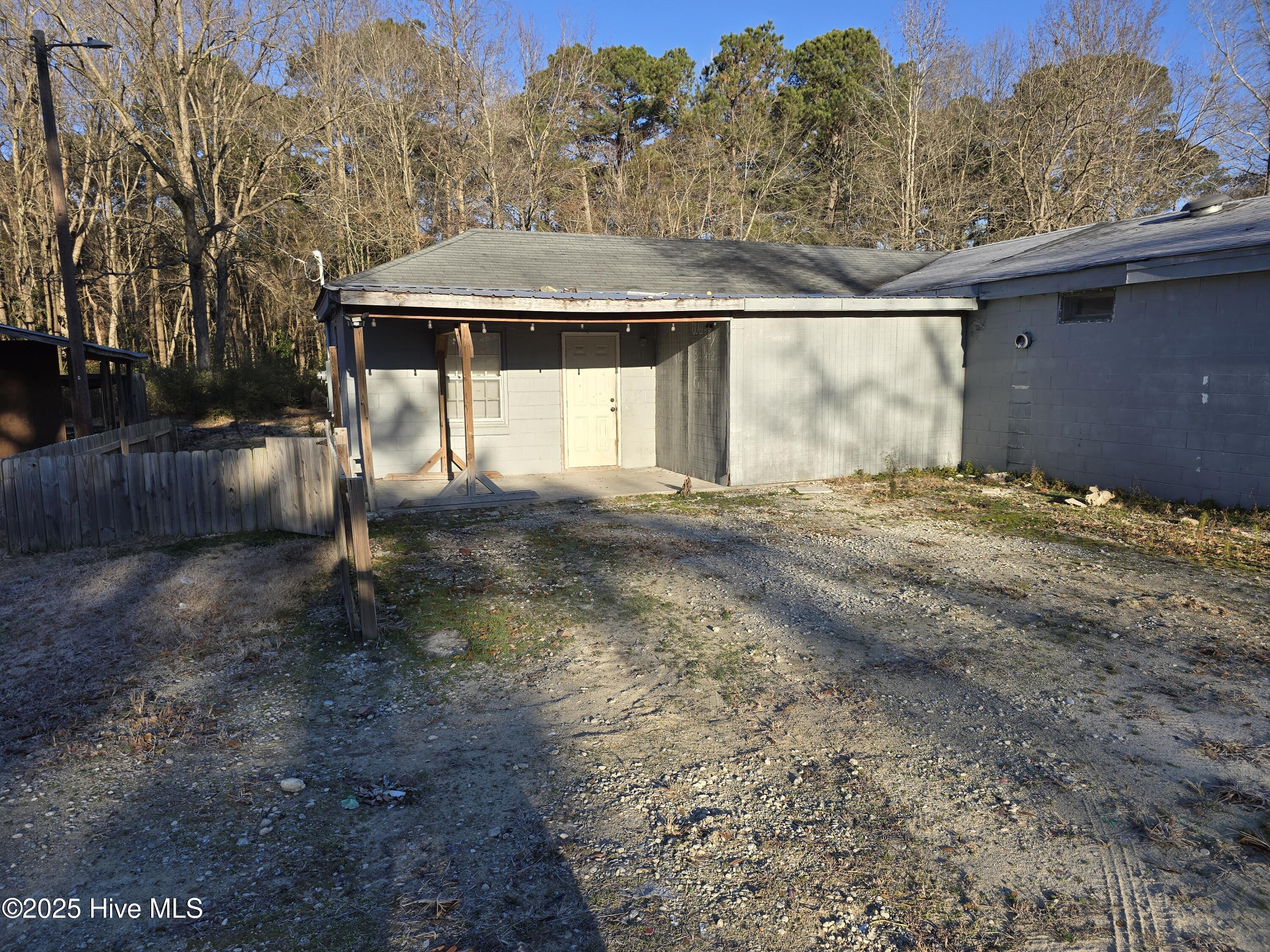 441 Wagon Ford Road Beulaville, NC 28518 - Photo 2 of 22 1000077376