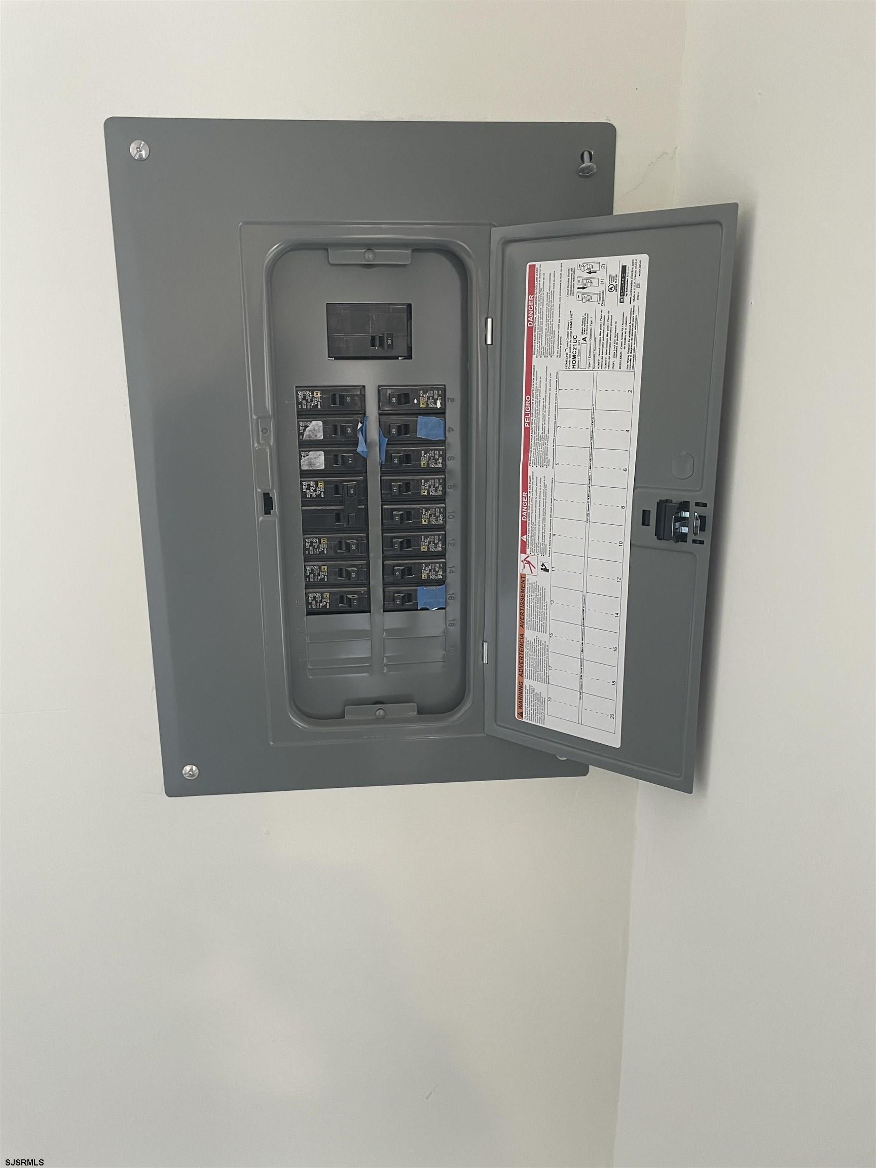 509 Buffalo Avenue Egg Harbor City, NJ 08215 - Photo 9 of 14 a view of a hallway