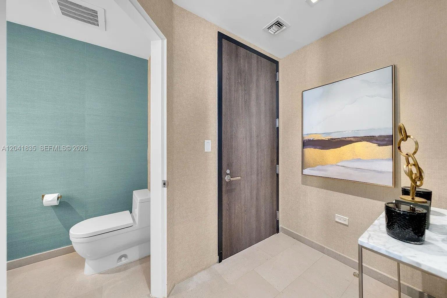 88 Southwest 7th Street, Unit 1212 Miami, FL 33130 - Photo 14 of 20
