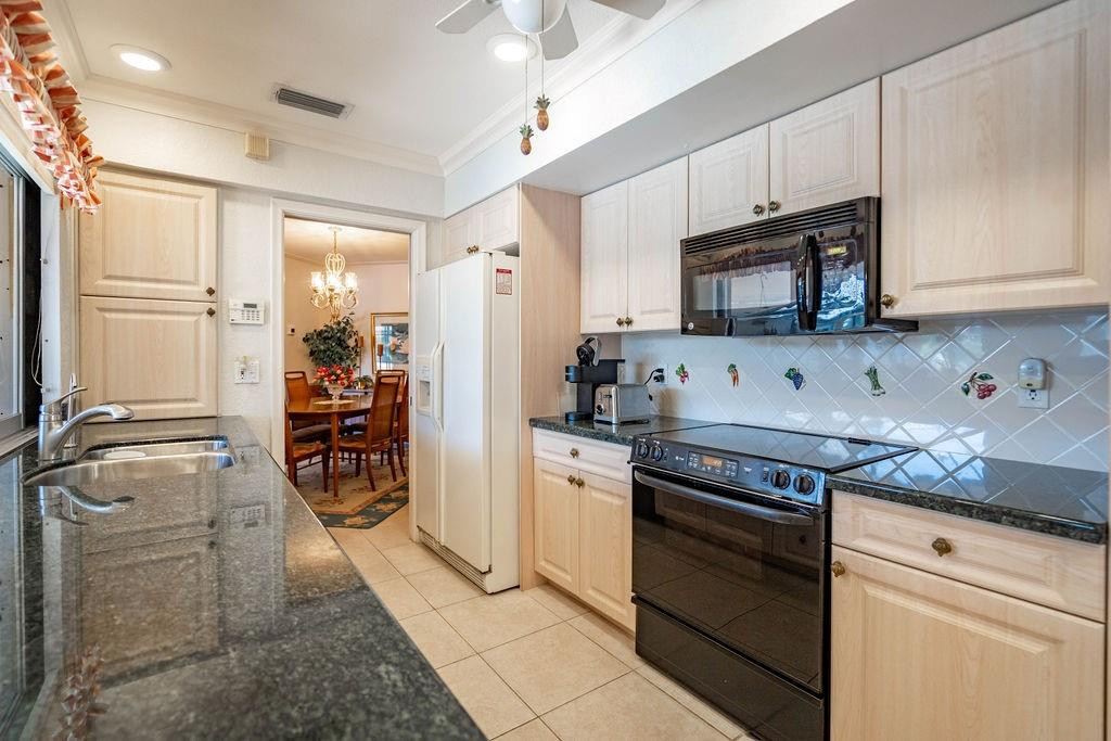 3920 Northeast 27th Avenue Lighthouse Point, FL 33064 - Photo 13 of 45 Photo 13