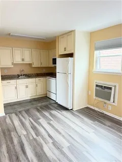 $850 | 120 Houma Boulevard, Unit 17, Metairie, LA 70001