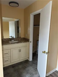 $850 | 120 Houma Boulevard, Unit 17, Metairie, LA 70001