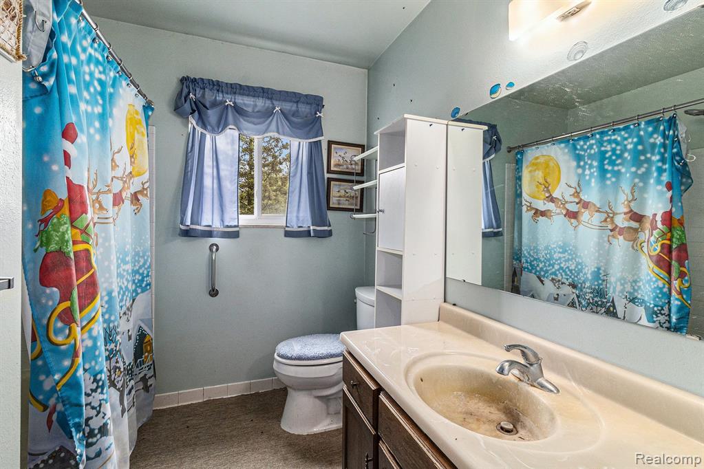 942 South Duck Lake Road Milford, MI 48381 - Photo 17 of 29 Gallery Image 17