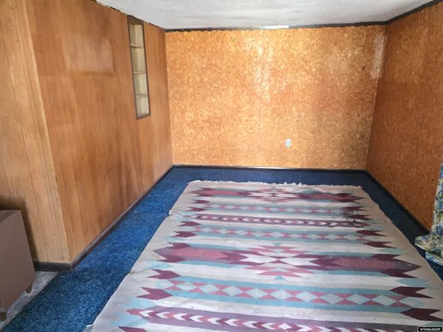 $32,900 | 220 East Center Street, Rawlins, WY 82301